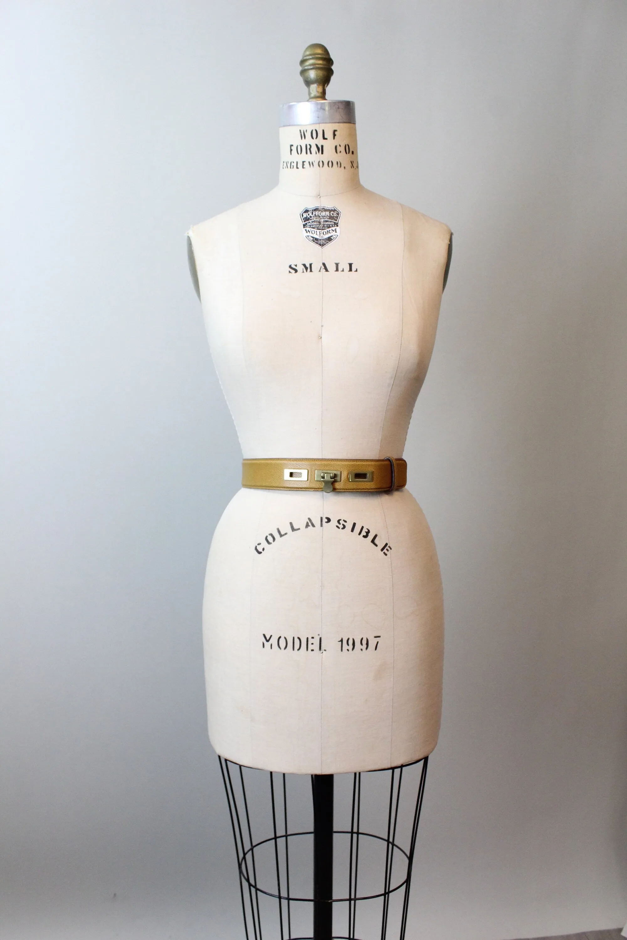 1980s TURNLOCK Wathne leather BELT medium  | new spring