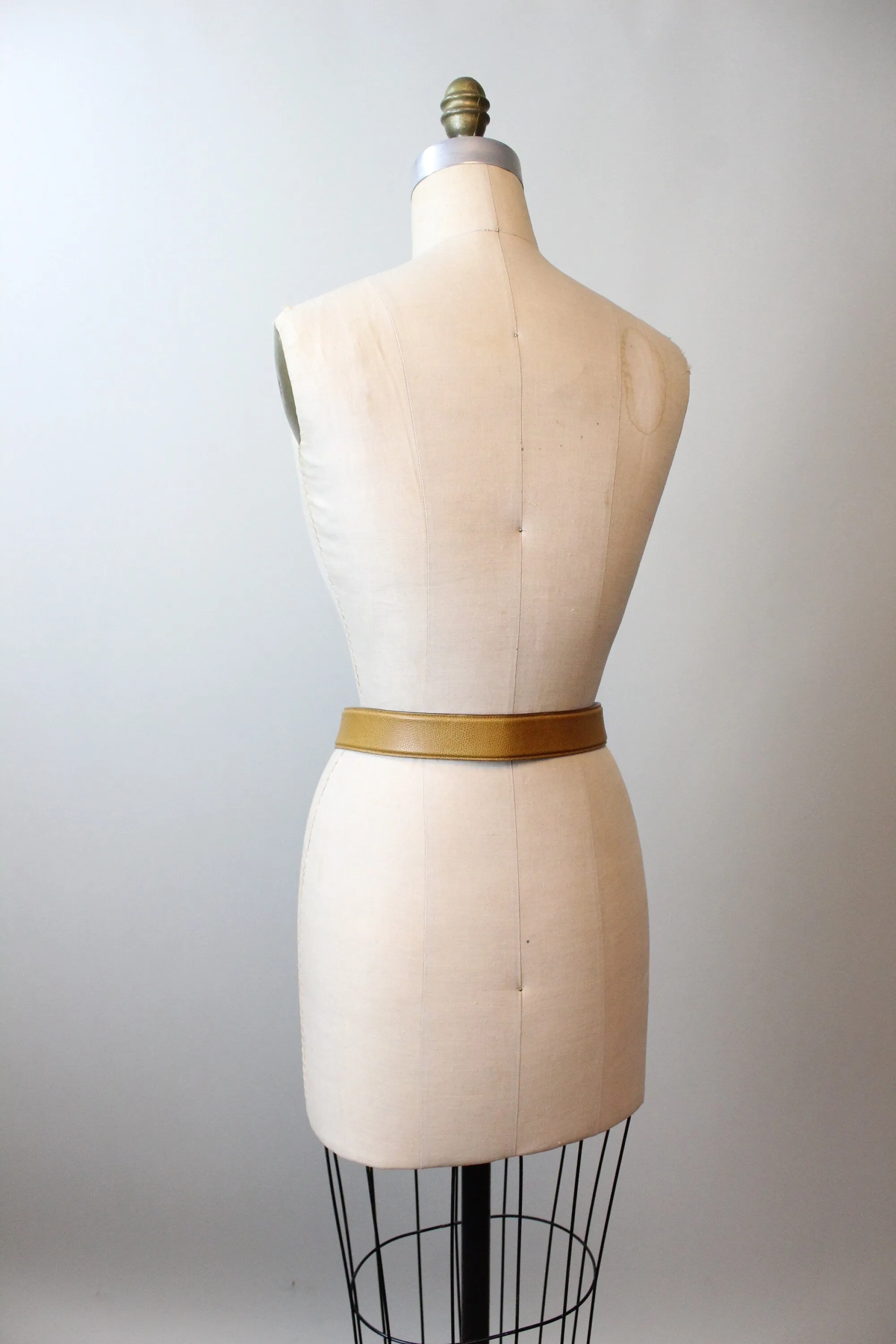 1980s TURNLOCK Wathne leather BELT medium  | new spring