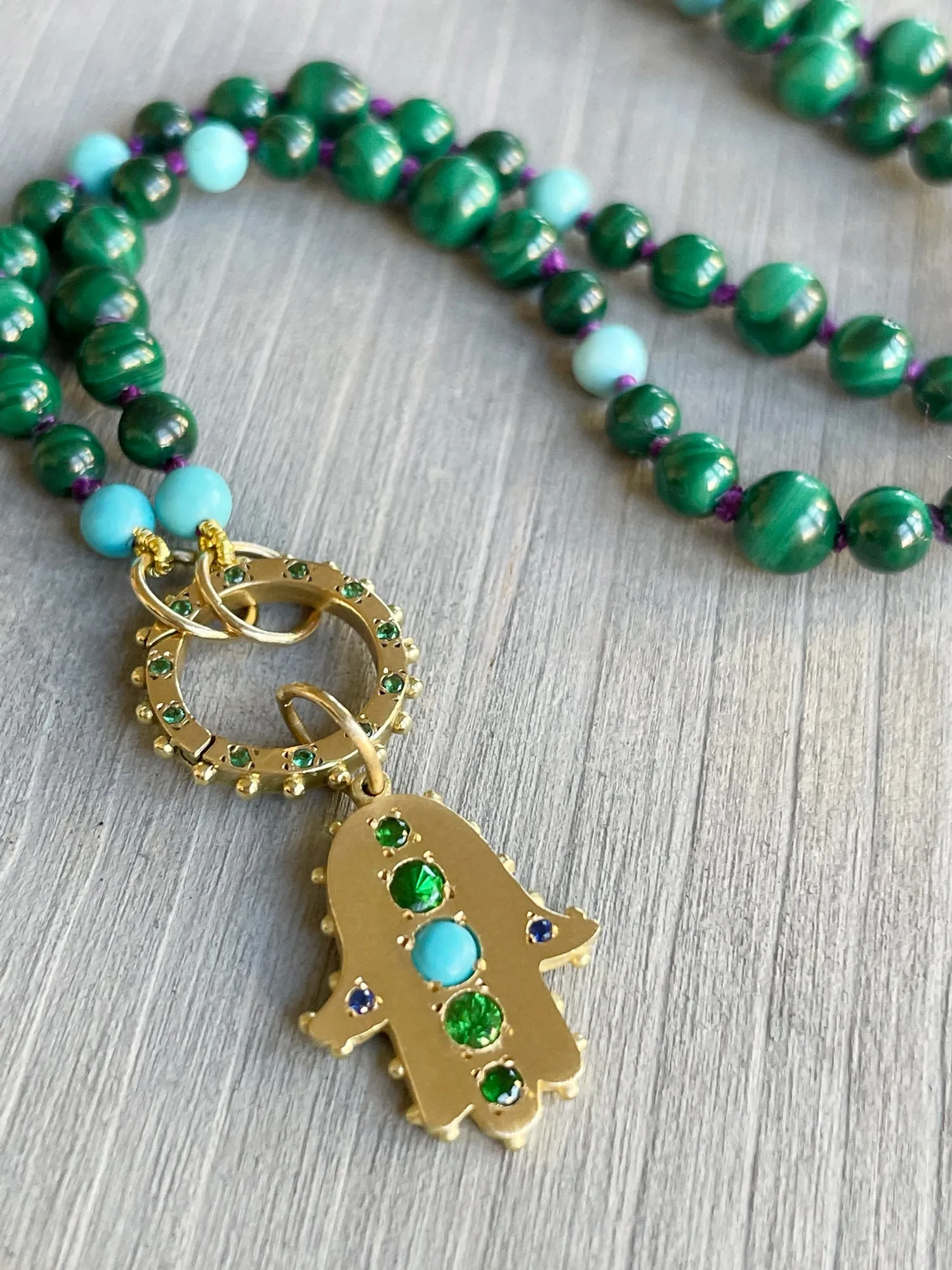 BOHEME EMERALD CLICKER YELLOW GOLD