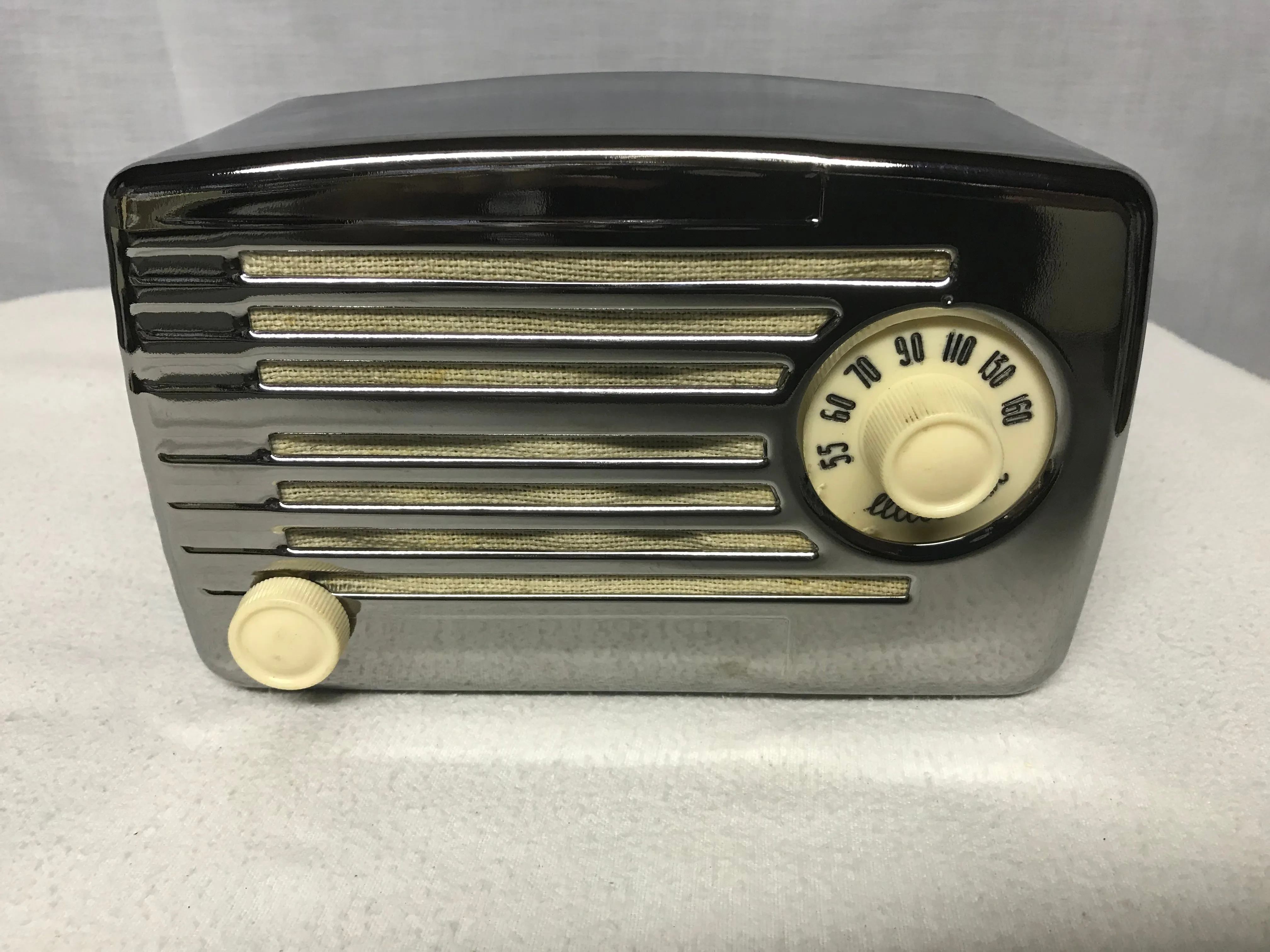 Chrome Silvertone Midget Tube Radio With Bluetooth input.