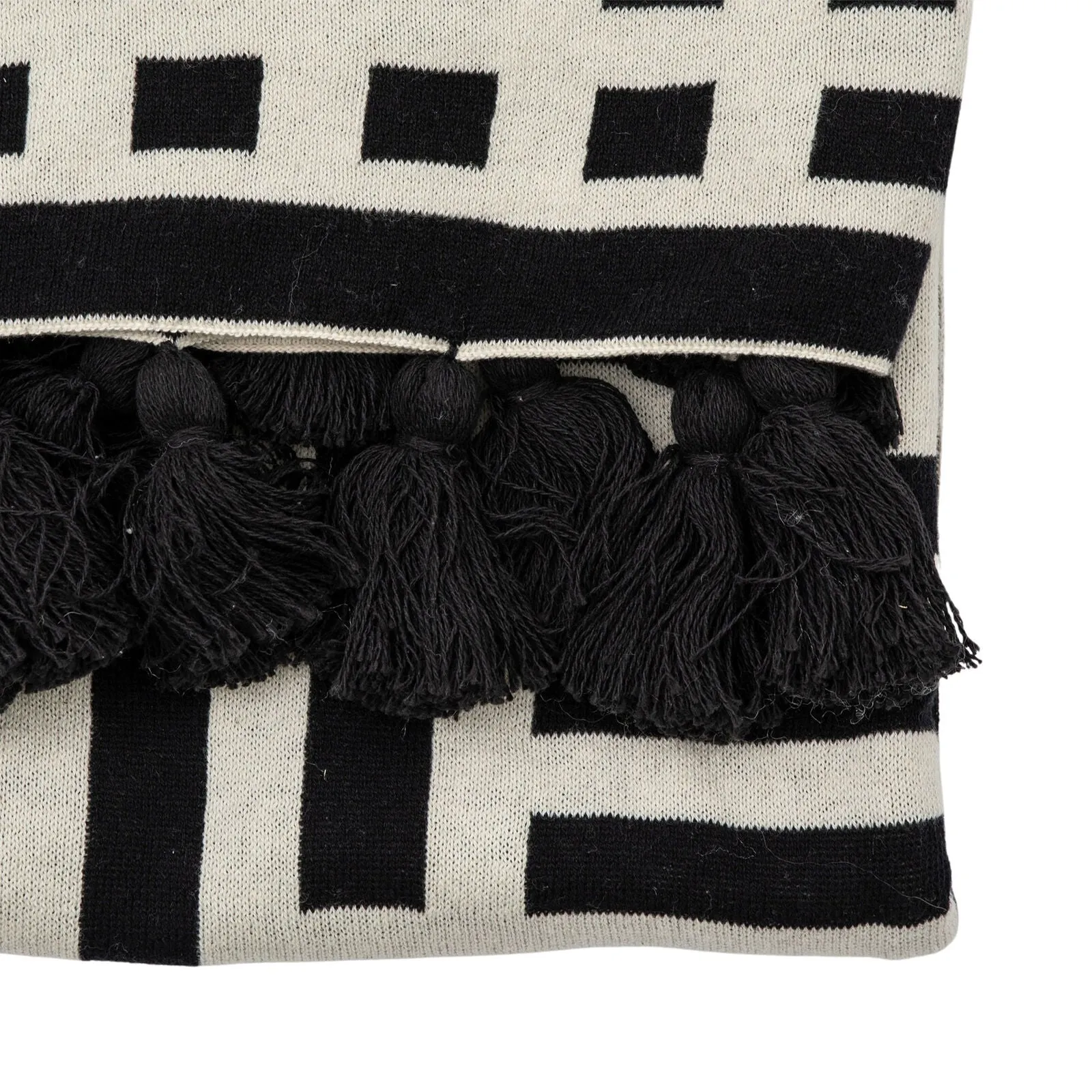DECOR Knitted Tassel Throw