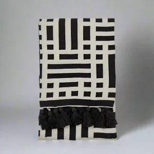 DECOR Knitted Tassel Throw