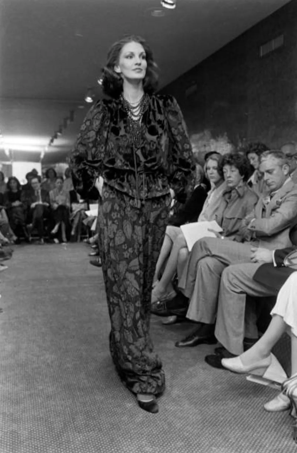 Incredible Fall 1977 Oscar de la Renta Runway Deep Burgundy Metallic Velvet Silk Dress Set