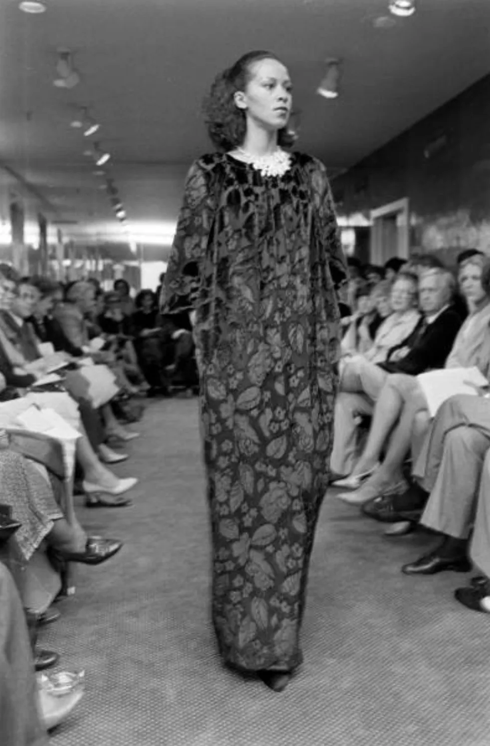 Incredible Fall 1977 Oscar de la Renta Runway Deep Burgundy Metallic Velvet Silk Dress Set