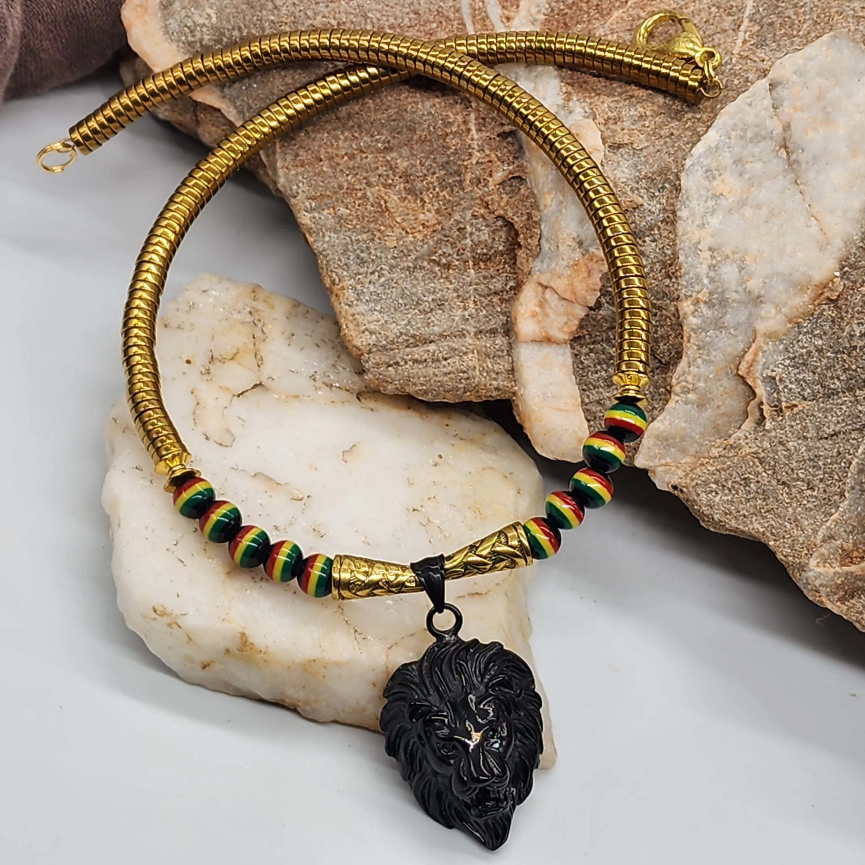 Irieshun / Boho Men's Necklace Chocker Black Rasta Lion Big Pendant Men's Beaded Necklace