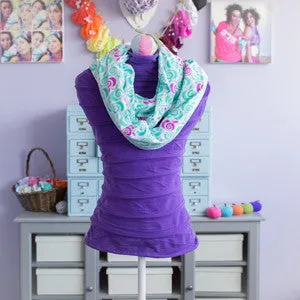 Itzy Ritzy Infinity Nursing Scarf - AppleCheeks Exclusive Print