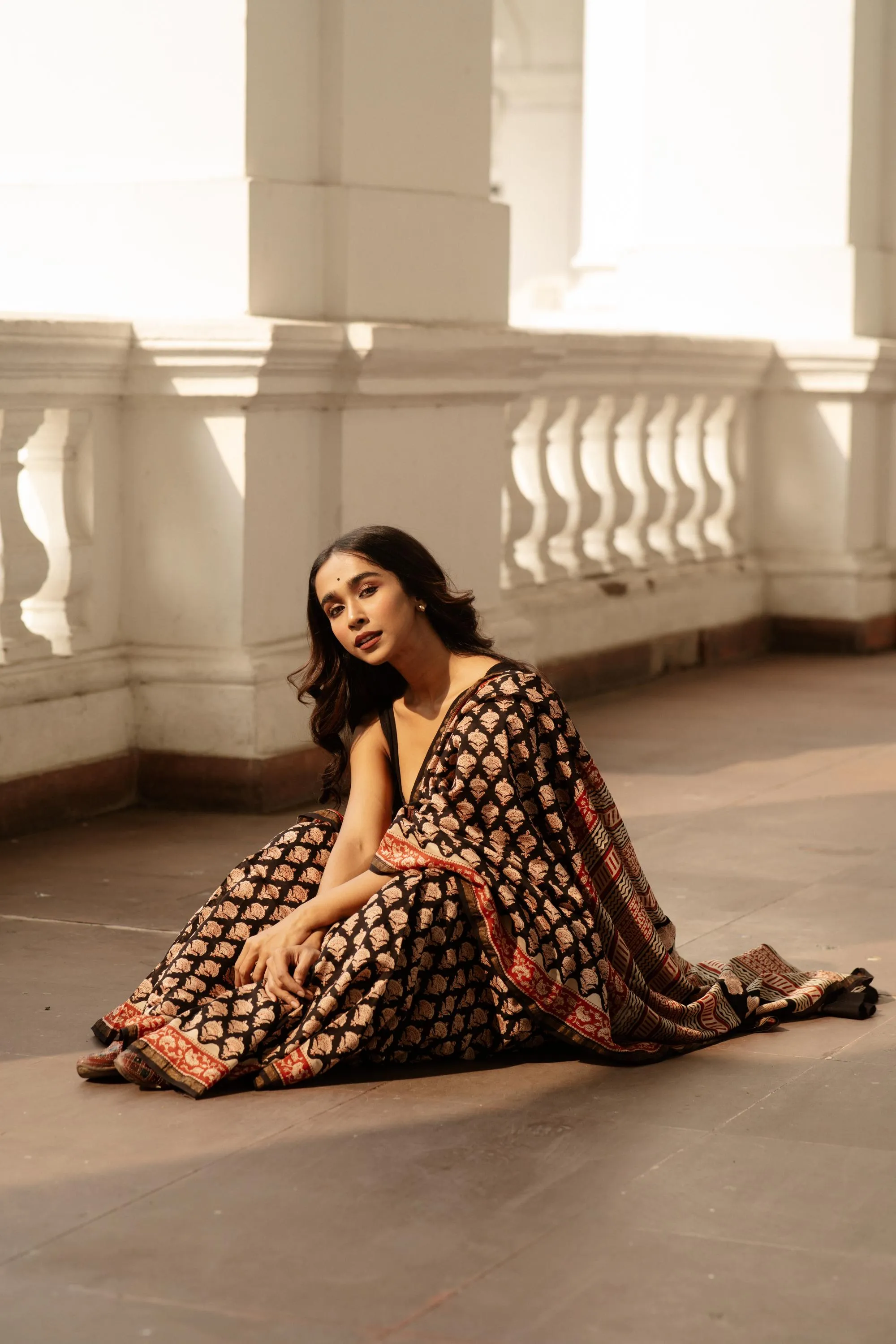 Naltural dyed Bagru saree - Roheda- Mugha boota Syahi Begar