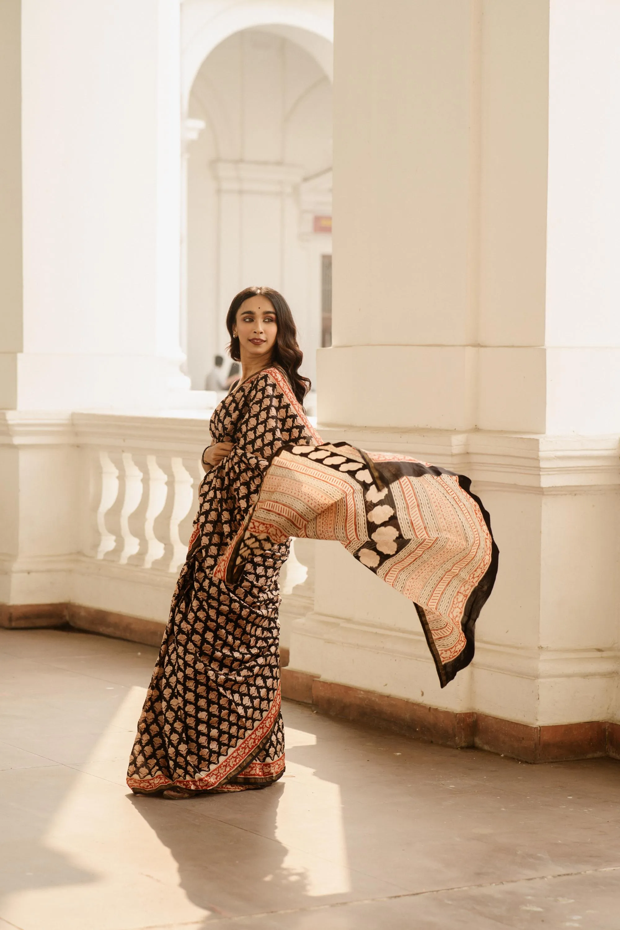 Naltural dyed Bagru saree - Roheda- Mugha boota Syahi Begar