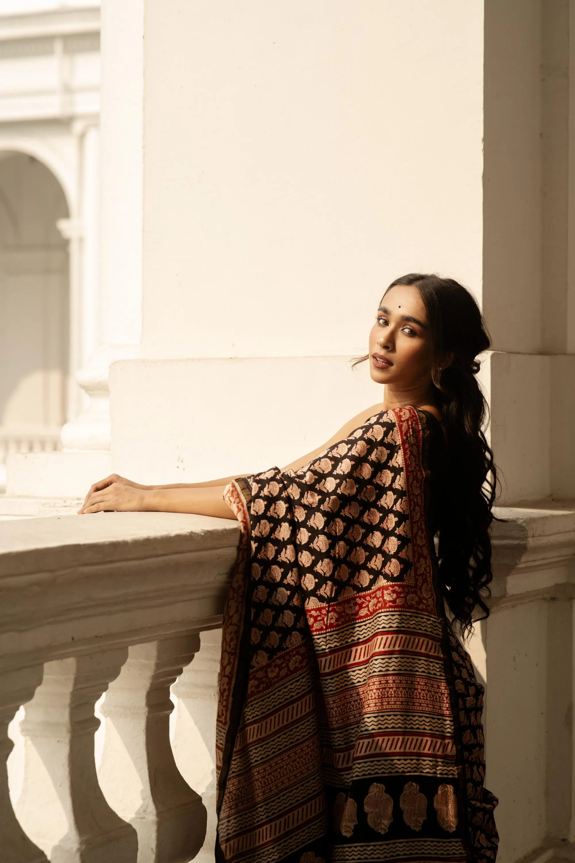 Naltural dyed Bagru saree - Roheda- Mugha boota Syahi Begar