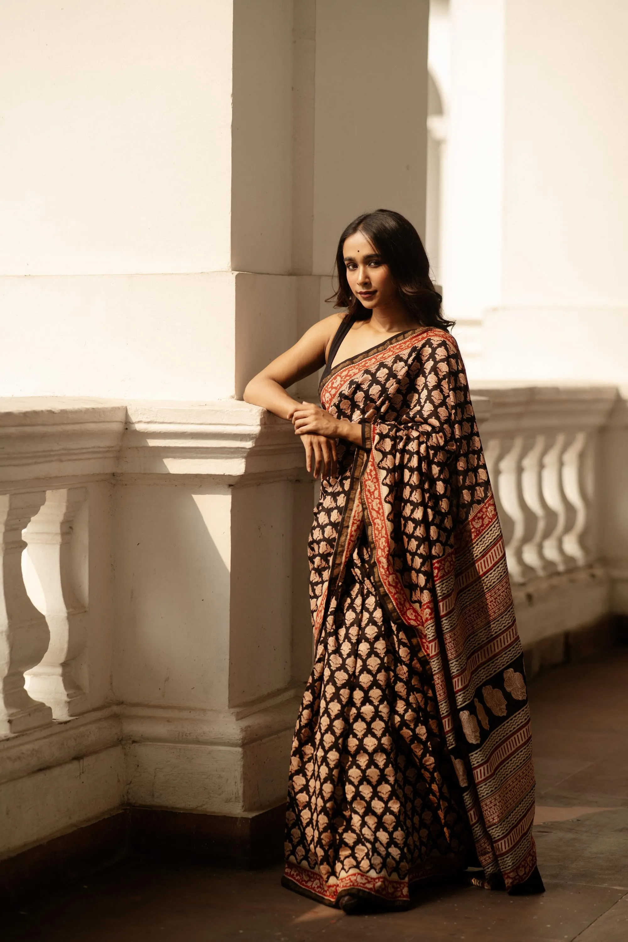 Naltural dyed Bagru saree - Roheda- Mugha boota Syahi Begar