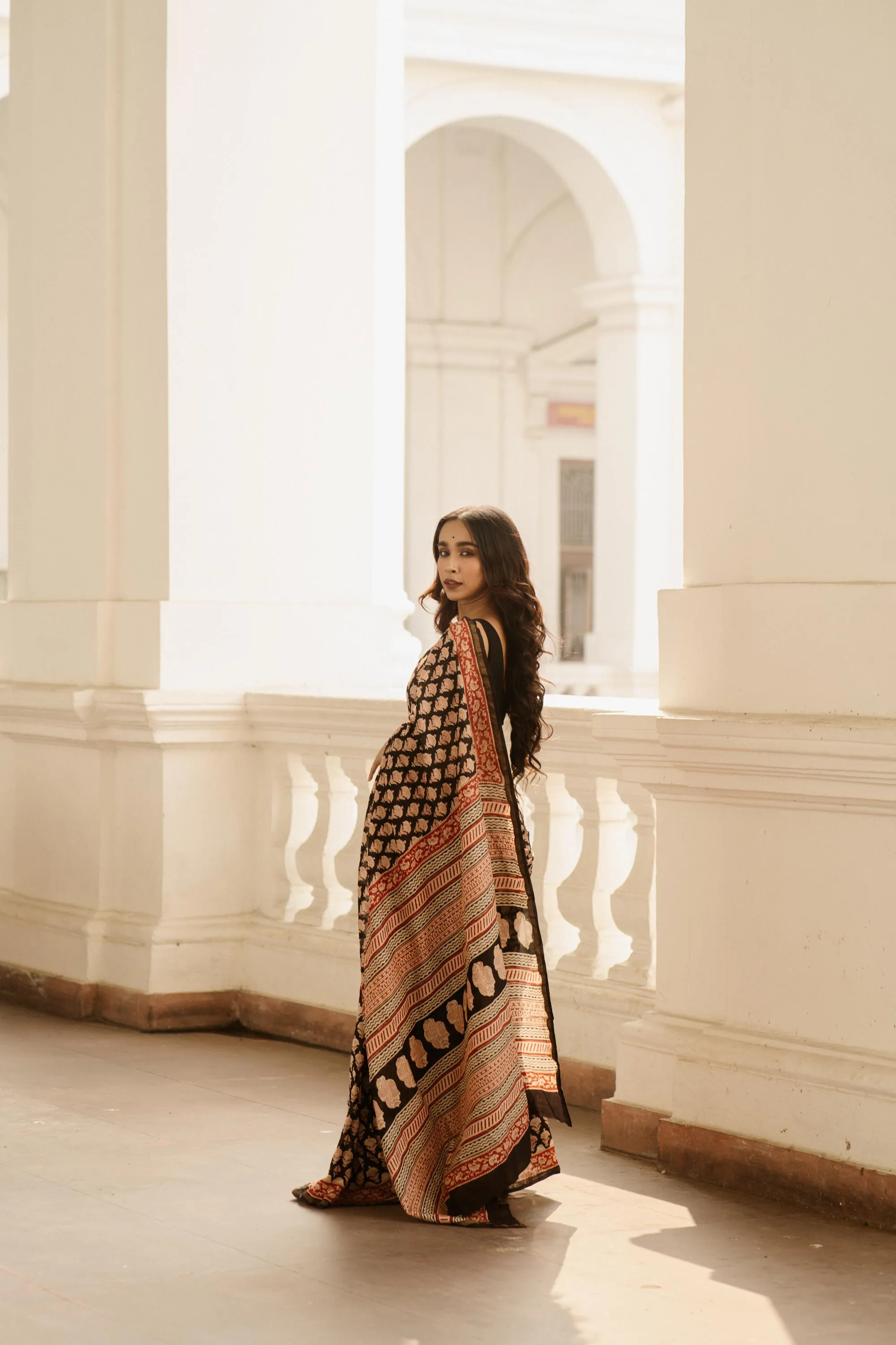 Naltural dyed Bagru saree - Roheda- Mugha boota Syahi Begar
