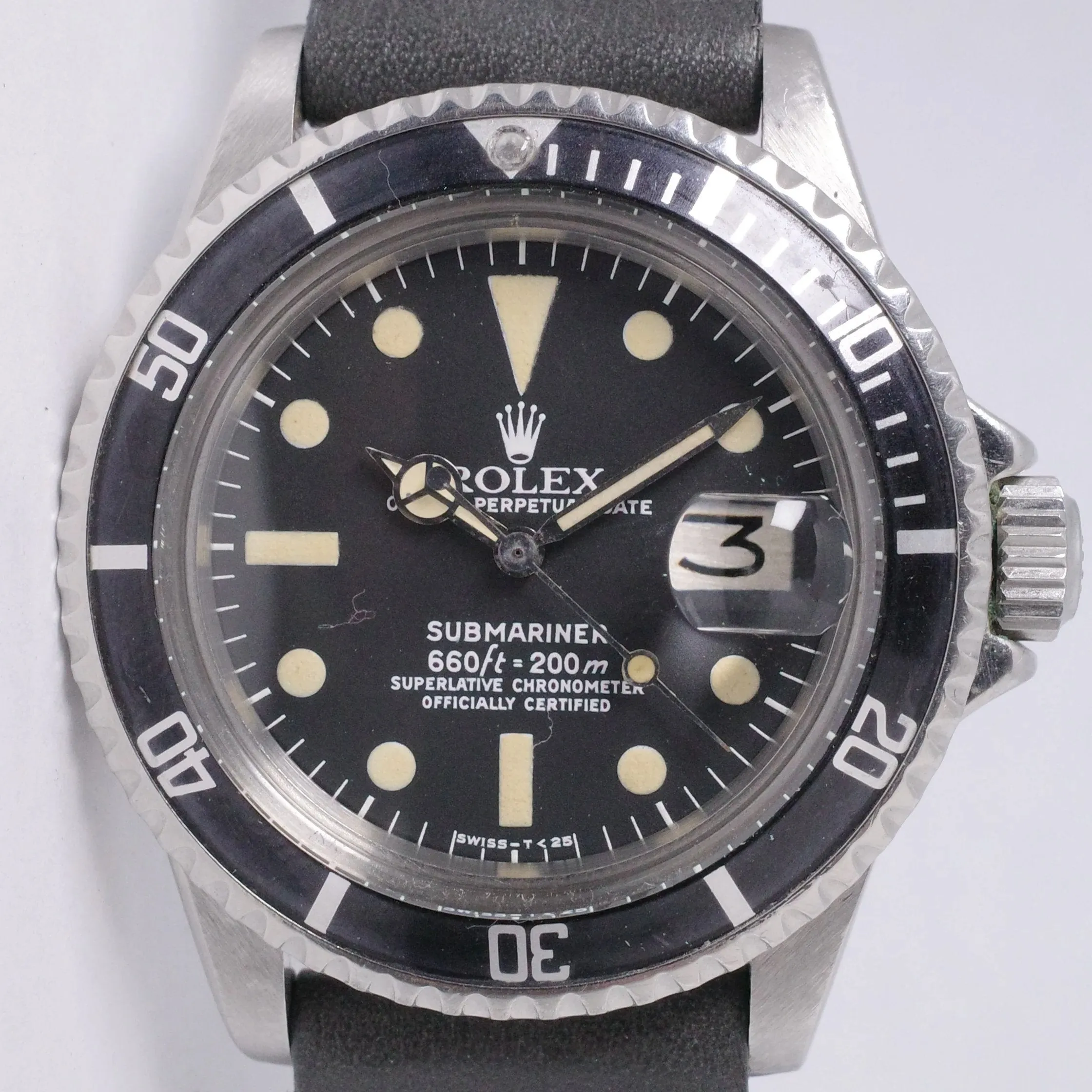 ROLEX VINTAGE DATE SUBMARINER 1680 WITH LIGHT BEIGE TONE PATINA ON STRAP $9,500