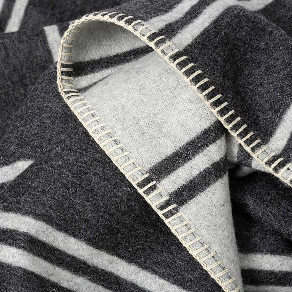STRAITS REVERSIBLE THROW
