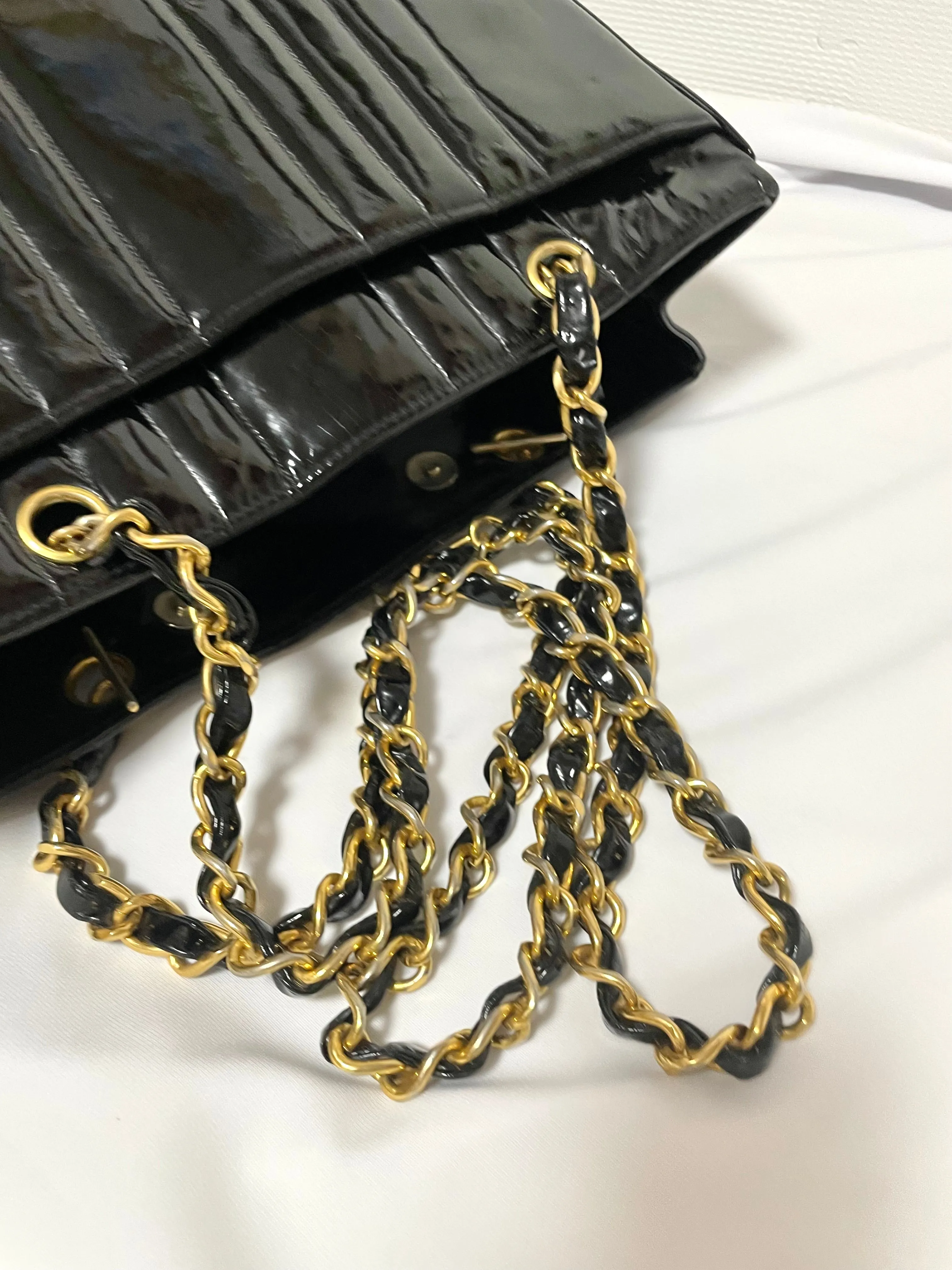 Vintage CHANEL 2.55 combo design black patent enamel chain shoulder bag with vertical stiches and golden CC closure hock. 050815ac2