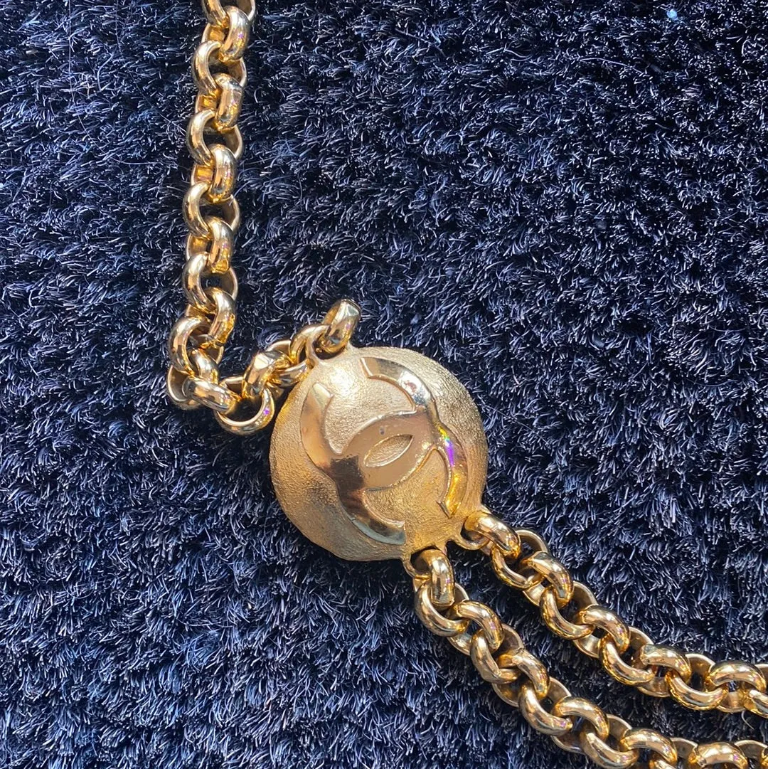 VINTAGE: Chanel Gold Double Coin Chain Link Belt
